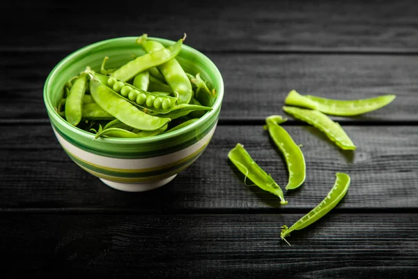 Färska gröna ärtor — Stockfoto