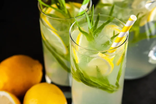 Estragon Limonade Getränk — Stockfoto