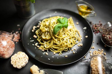 pesto soslu makarna