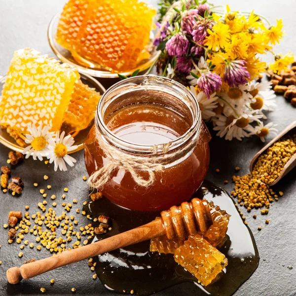 Bal kavanozu ve balık.