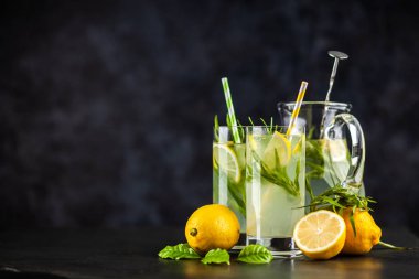Tarhun limonata içmek