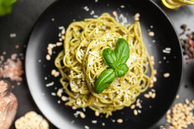 pesto soslu makarna