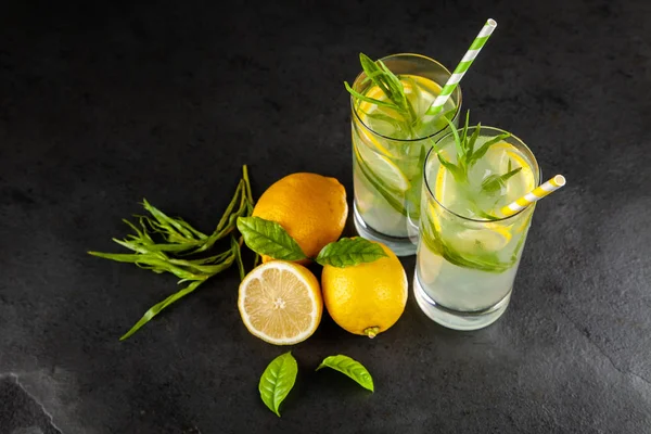 Tarhun limonata içmek