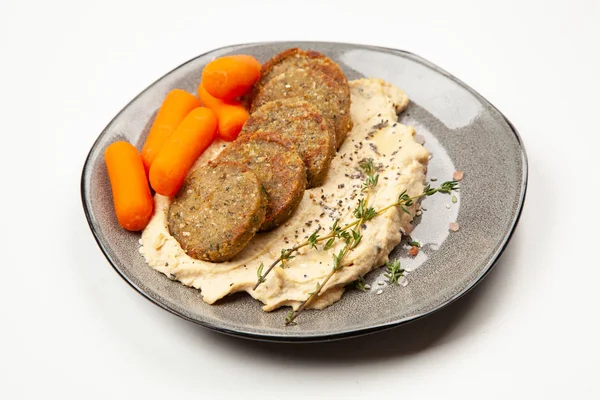 Falafel and hummus — Stock Photo, Image