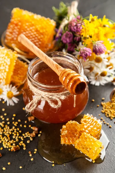 Pot de miel et trempette — Photo