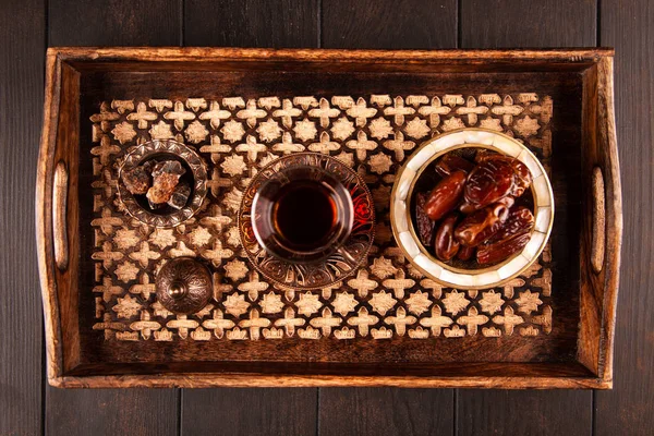 Thé turc dans un verre — Photo