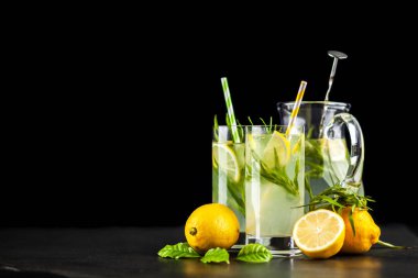 Tarhun limonata içmek