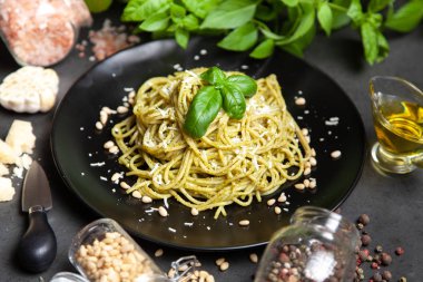 pesto soslu makarna