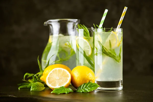 Bebida de limonada de estragón — Foto de Stock