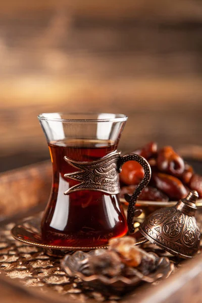 Турецький чай в бокалі — стокове фото