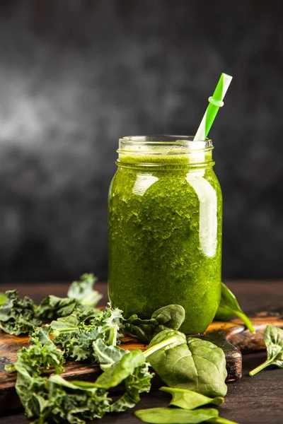 Spinach and kale smoothie — Stock Photo, Image