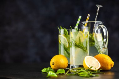 Tarhun limonata içmek