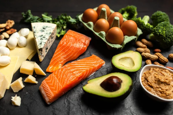Keto diyet gıda malzemeleri.