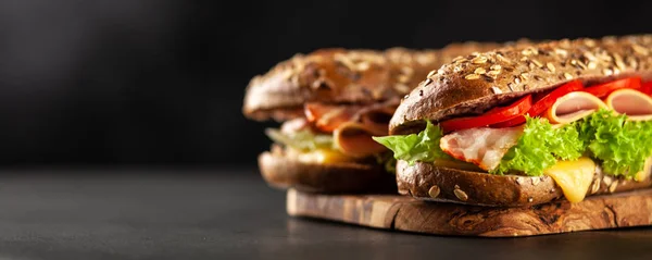 Classic BLT sandwiches — Stock Photo, Image