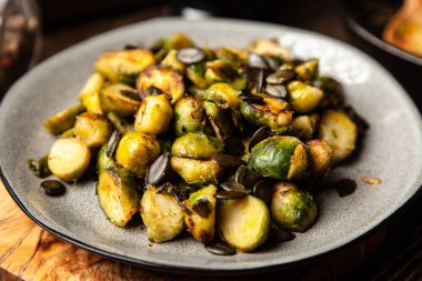 Kavrulmuş brussles lahanası