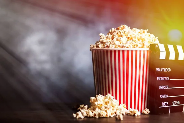 Full popcorn bucket — Stock Photo, Image