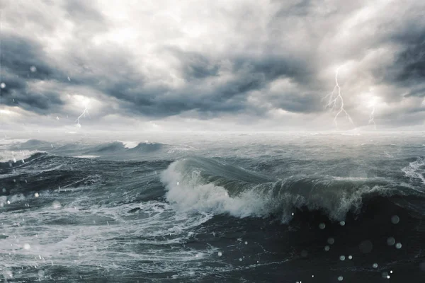 狂风暴雨的大海和云朵 — 图库照片