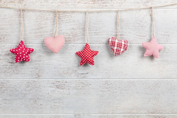 Corazones sobre fondo de madera —  Fotos de Stock