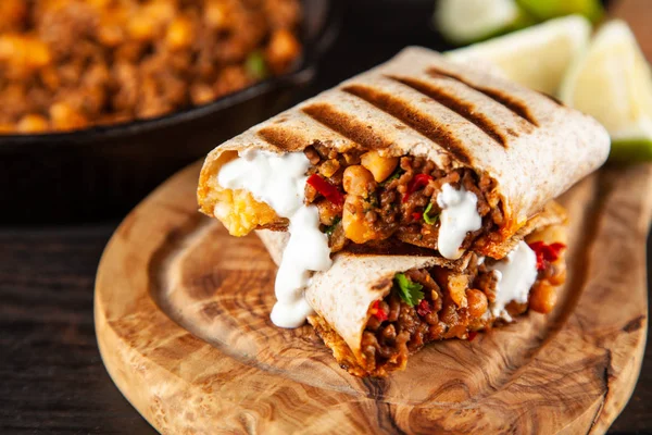 Mexikanischer Rindfleisch-Burrito — Stockfoto