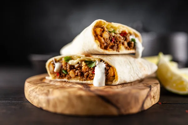 Burrito de carne de bovino mexicano — Fotografia de Stock