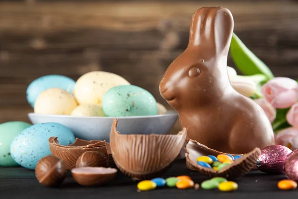 复活节巧克力兔子和鸡蛋 — 图库照片