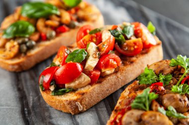 geleneksel İtalyan bruschettas