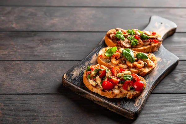 Traditionella italienska bruschettas — Stockfoto