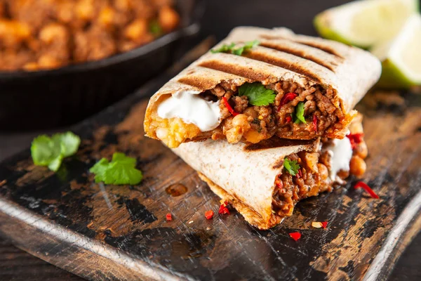 Μοσχάρι μεξικάνικο burrito — Φωτογραφία Αρχείου