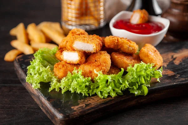 Crispy chicken nuggets — Stock Photo, Image