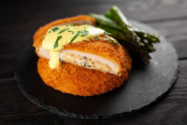 Crispy cordon bleu