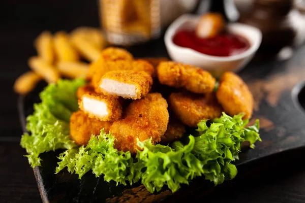 Krispig kyckling nuggets — Stockfoto