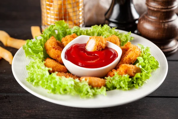 Crispy chicken nuggets — Stock Photo, Image