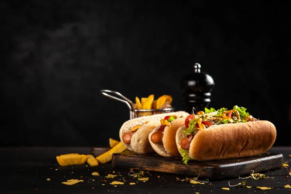 Три смачних хот-доги — стокове фото