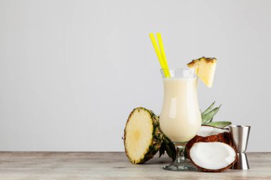 pina colada kokteyli