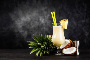 pina colada kokteyli