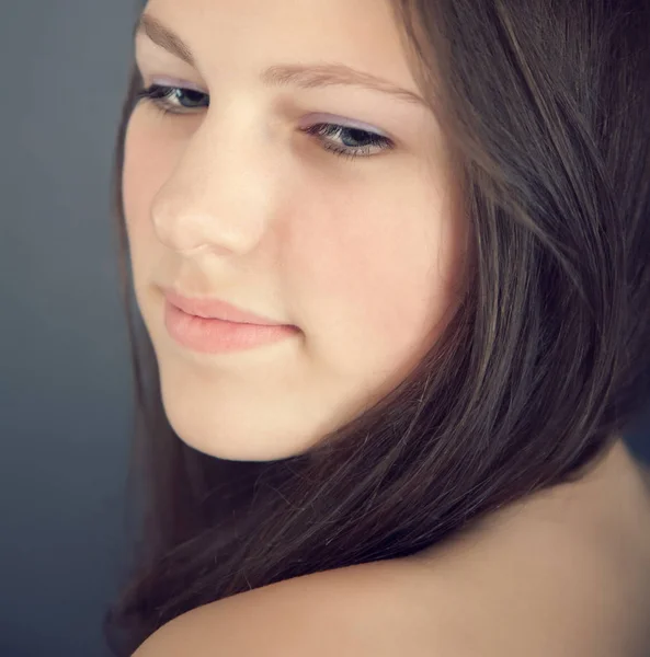 Retrato Una Hermosa Adolescente — Foto de Stock