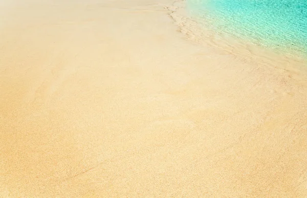 Παραλία Άμμο Και Ήρεμα Νερά — Φωτογραφία Αρχείου