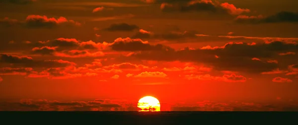 Zachód słońca na morzu — Zdjęcie stockowe