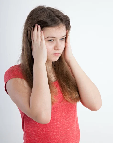 Dívka zavírání uši — Stock fotografie