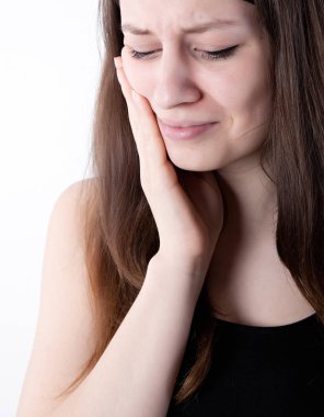 diş ağrısı ile kız