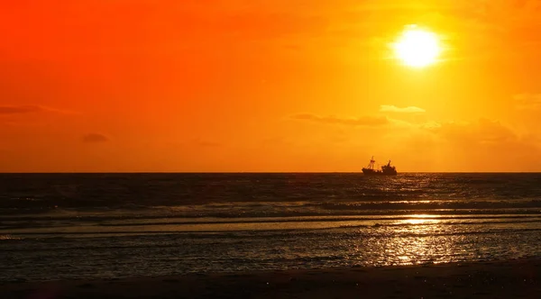 Barco Pesca Puesta Del Sol — Foto de Stock