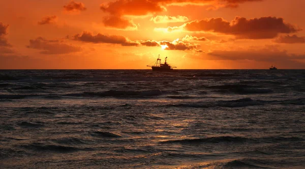Fishing Boat Sunset — Stock Photo, Image