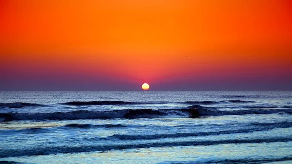 Piękny Zachód Słońca Nad Oceanem — Zdjęcie stockowe