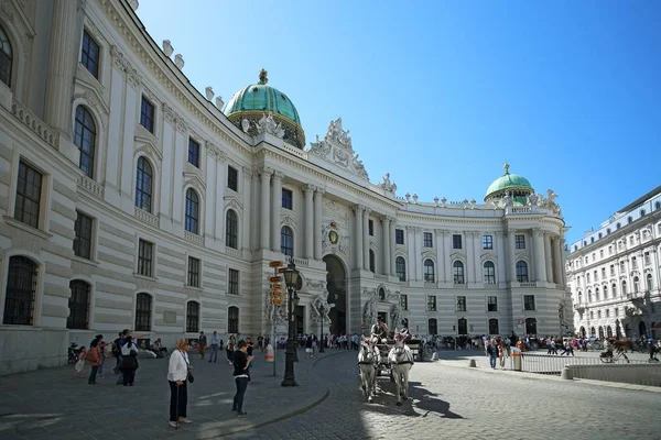 Vídeň Rakousko Května 2018 Turisté Projít Kolem Královského Paláce Hofburg — Stock fotografie