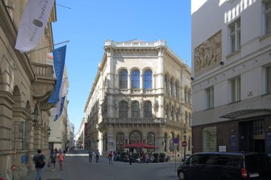 Viyana, Avusturya, Mayıs, 6, 2018. İnsanlar evler asaleti görmek için Herrengasse sokakta yürümek. Sonra kendini İmparatorluk başkenti kurmak Viyana başladı, soylular giderek Hofburg İmparatorluk Sarayı situ yakın olmak için şehrin göç