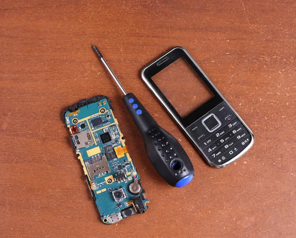 Disassembled Broken Cell Mobile Phone Repair — Stock Photo, Image