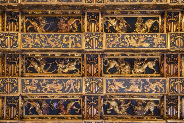 Lonja Seda 인테리어 천장입니다 이것은 양식의 건물의 스페인의 무역의 그리고 — 스톡 사진