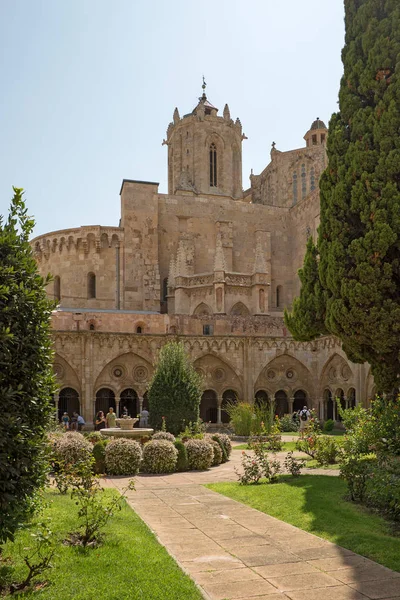 Tarragona Spanien September 2018 Människor Går Inom Cloisteren Tarragona Katedral — Stockfoto