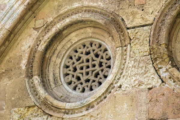 西班牙加泰罗尼亚塔拉戈纳大教堂的圆形窗户 — 图库照片