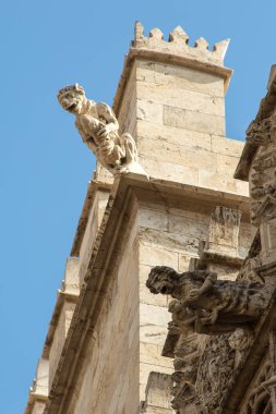 La Lonja de la Seda dış görünümü. İspanya'nın ipek ticaret merkeziydi ipek değişiminin Gotik builbing bu